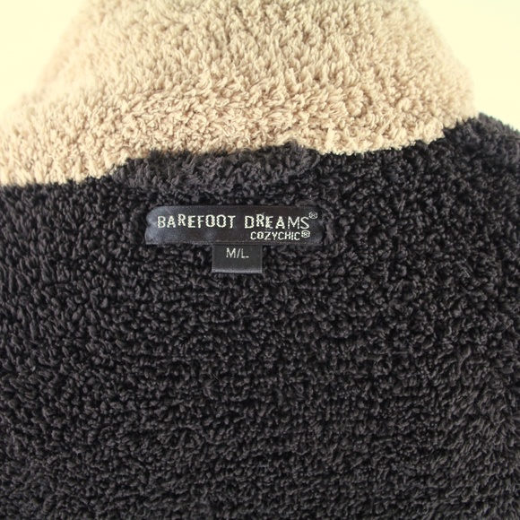 Barefoot Dreams Black and Tan Robe - Picture 5 of 6